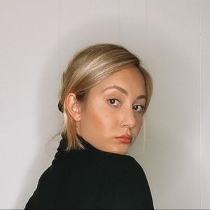 Meet your Posher, Caitlin